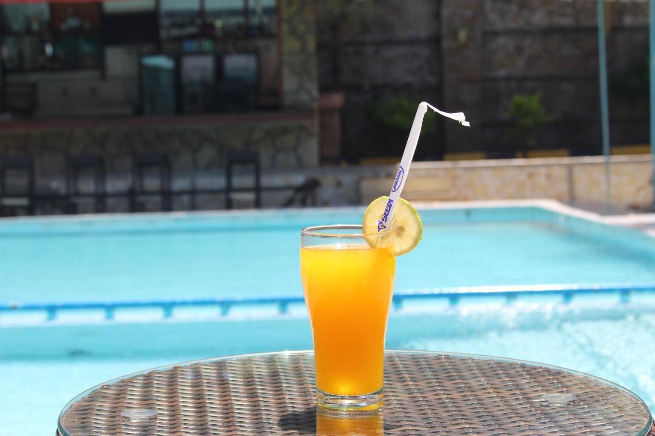 Chamiachi Hotel & Apartments Bamburi Exterior foto