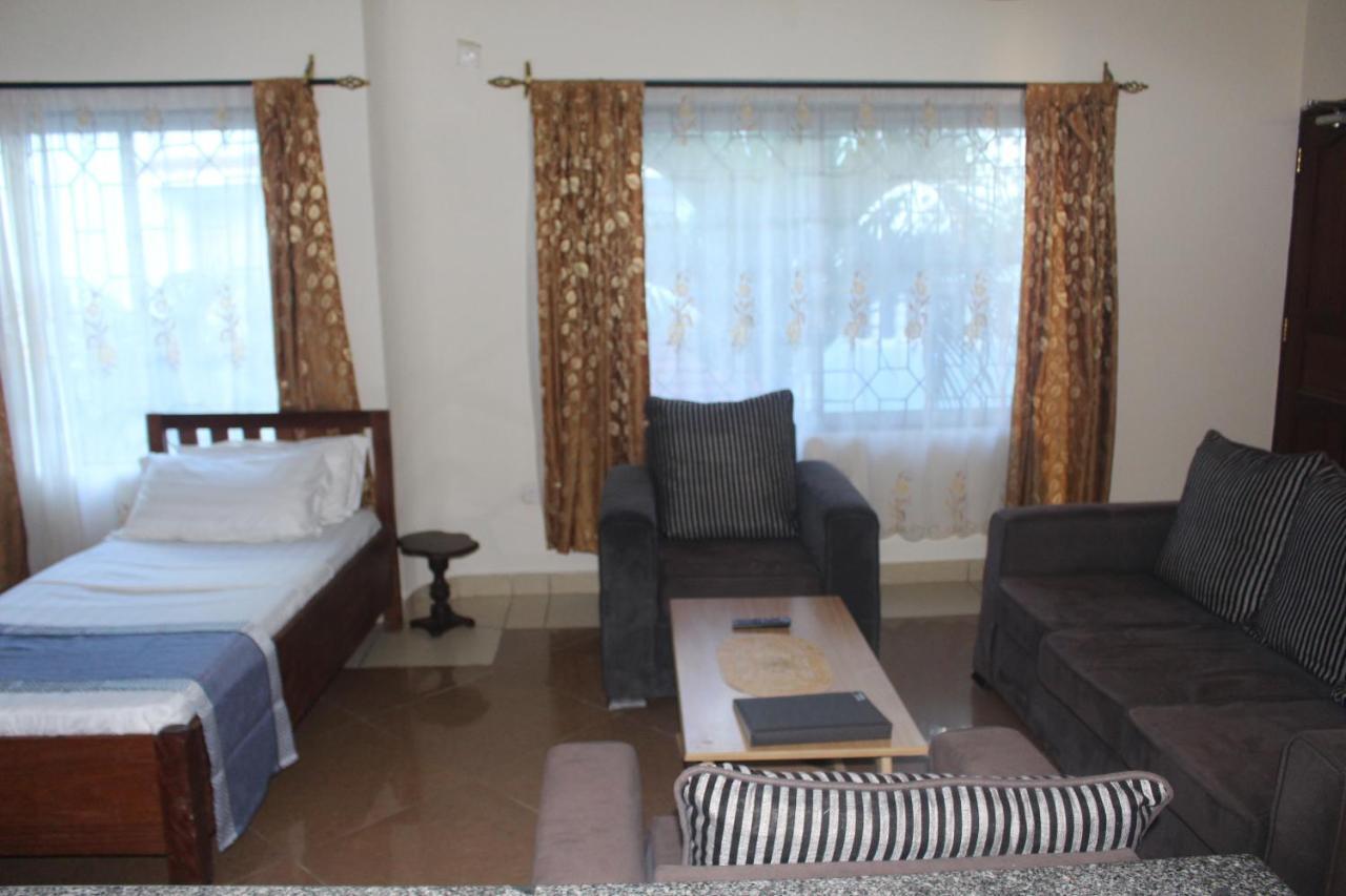 Chamiachi Hotel & Apartments Bamburi Exterior foto