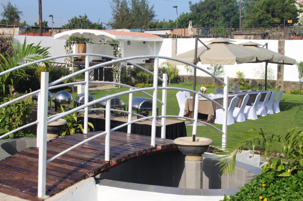 Chamiachi Hotel & Apartments Bamburi Exterior foto